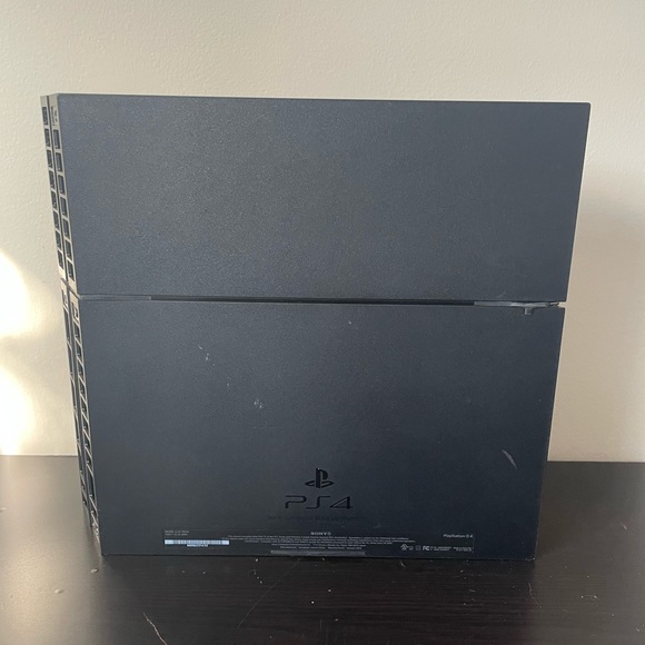 Ps4 First edition - Picture 4 of 4